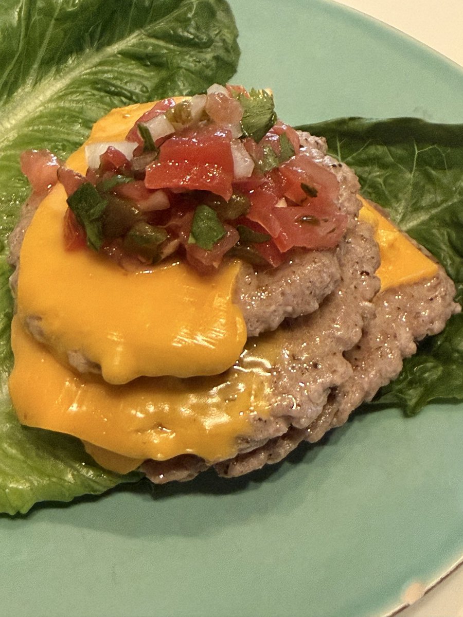 KettlebellDan's tweet photo. What preventing you from eating this healthy? https://t.co/qNIZJSw3iJ