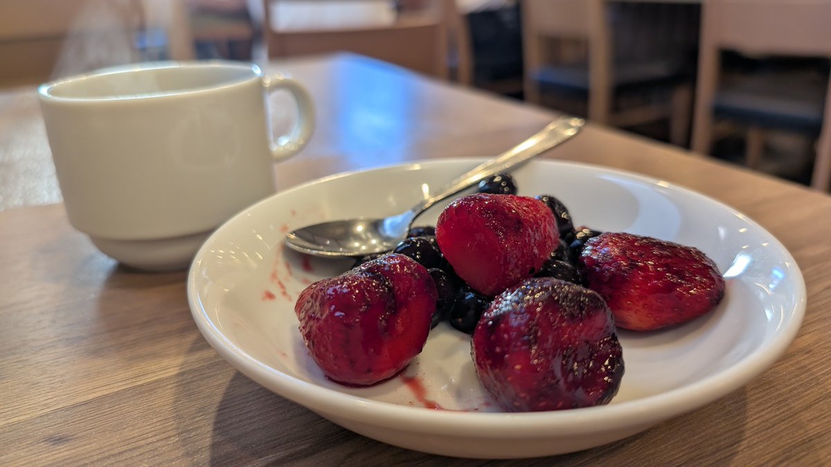 tanacala's tweet photo. ルートイン安定の朝食バイキング https://t.co/JIt5B987iJ