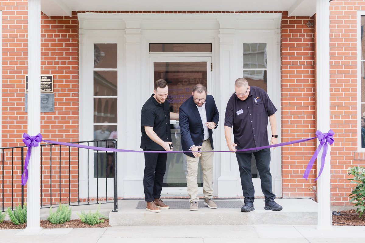 NOBTS's tweet photo. We are excited to officially open the new Center for Worship Studies studio! Thank you to everyone whose generosity, hard work, and support made this project possible. This incredible space will provide opportunities for our students to learn, collaborate, and develop their skills as they prepare to serve through worship ministry. 

#nobts #leavellcollege #preparehere