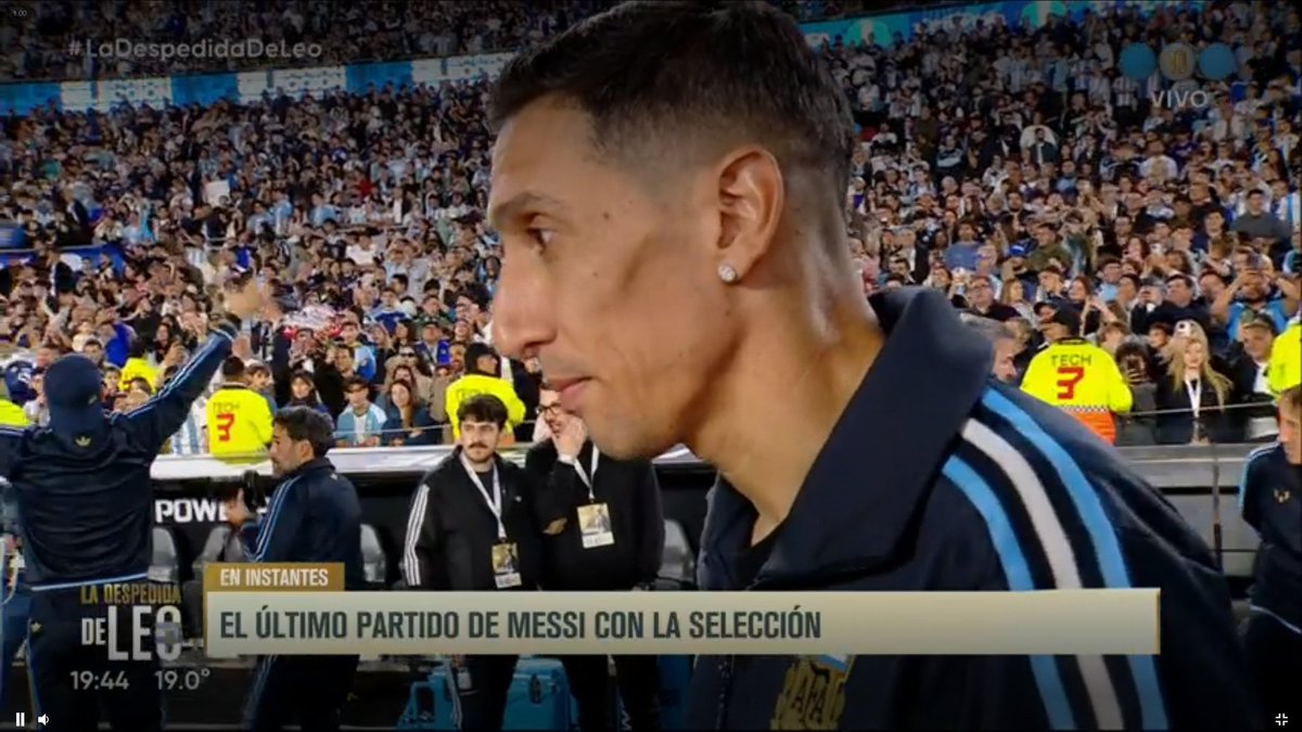 BilskyVictor's tweet photo. CAMPEÓN PRESENTE 🏆🏆🏆🏆
Llegó el hombre más importante en las finales de la Selección Argentina 
De pie, Ángel Fabián Di Maria https://t.co/ratBBeVtAC