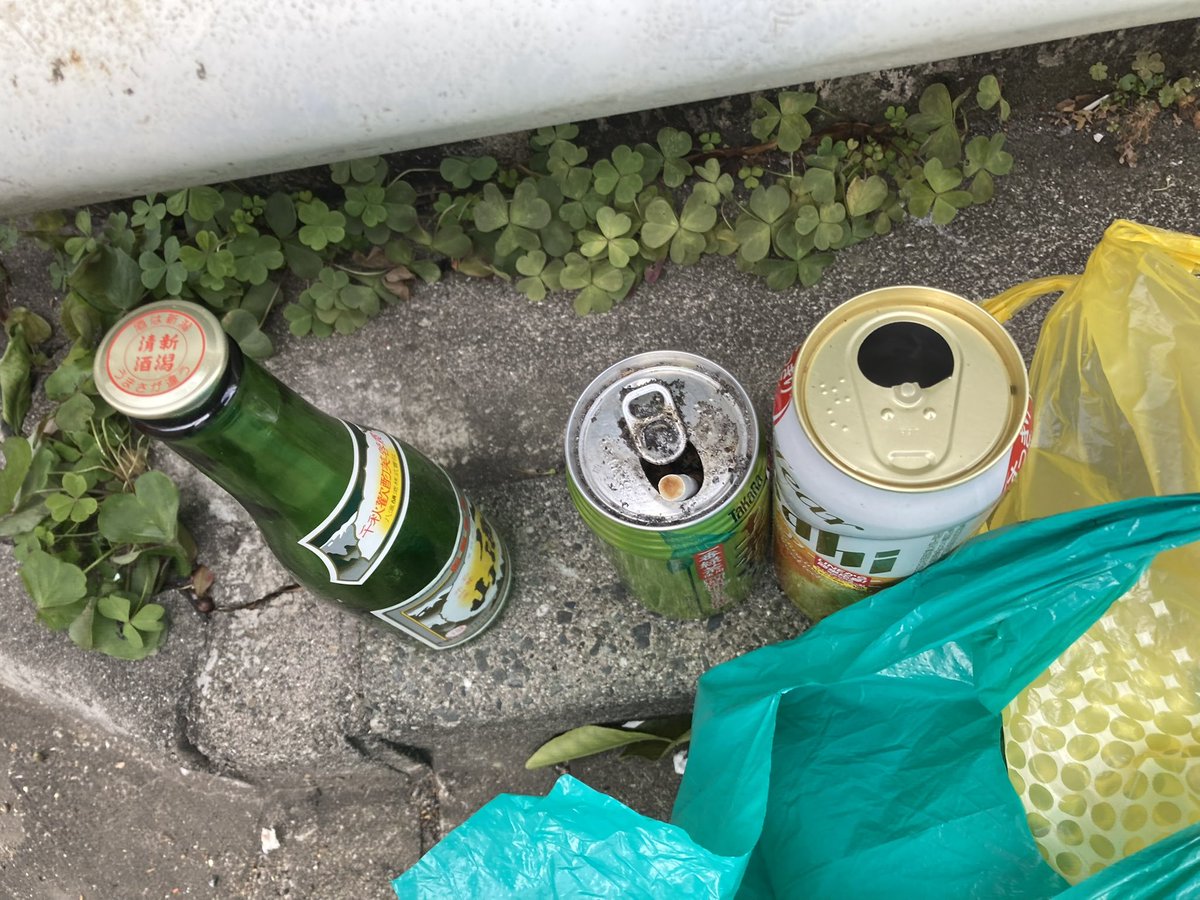 takizawa0914's tweet photo. 【今日のごみトリビア】
ペットボトルや缶の中に物を入れてしまうと取り出すことができないので、資源にすることが難しくなります。資源に出されても、作業員が手で分けてごみにするので、中に何かを入れないでリサイクルに出してくれると嬉しいです！ https://t.co/nPLomXFblP