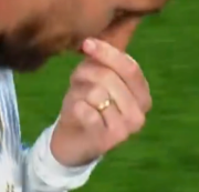 TouchlineX's tweet photo. 📸 - Leo Messi is warming up while wearing his wedding ring. 💍 https://t.co/yX6JjhEdy1