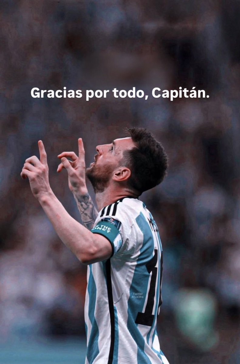 hernanlacunza's tweet photo. Nadie nos dio tanta alegría.
Coherente, humilde, líder ejemplar.
Gracias para siempre, capitán. https://t.co/tRgWkTfZmT