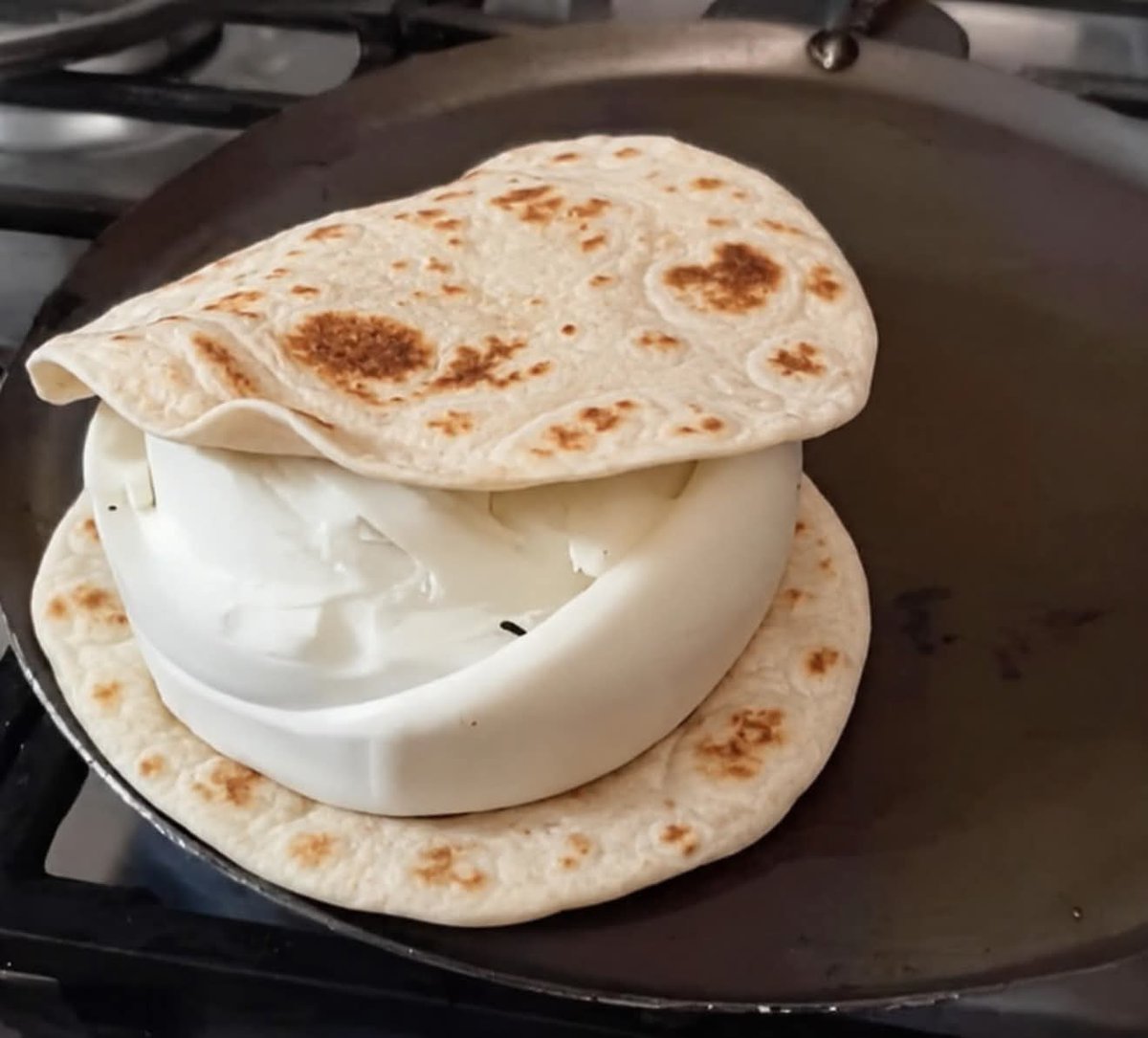 En_jupiter_'s tweet photo. Cuando la quesadilla es pa mí https://t.co/gnbJNQXDMO