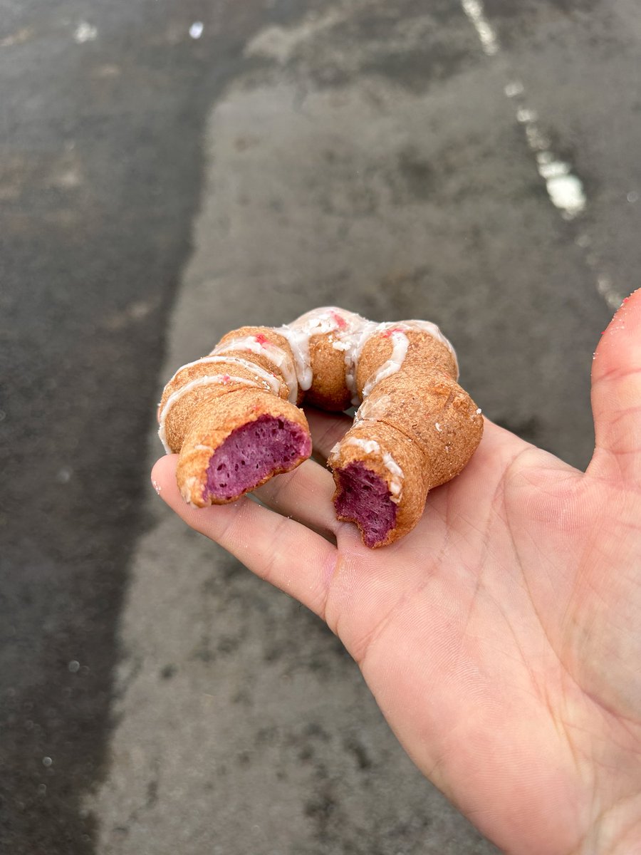 WOLFDRAWN's tweet photo. If I lived in Hawaii i would be fat as fuck https://t.co/IJCYBGtIoo