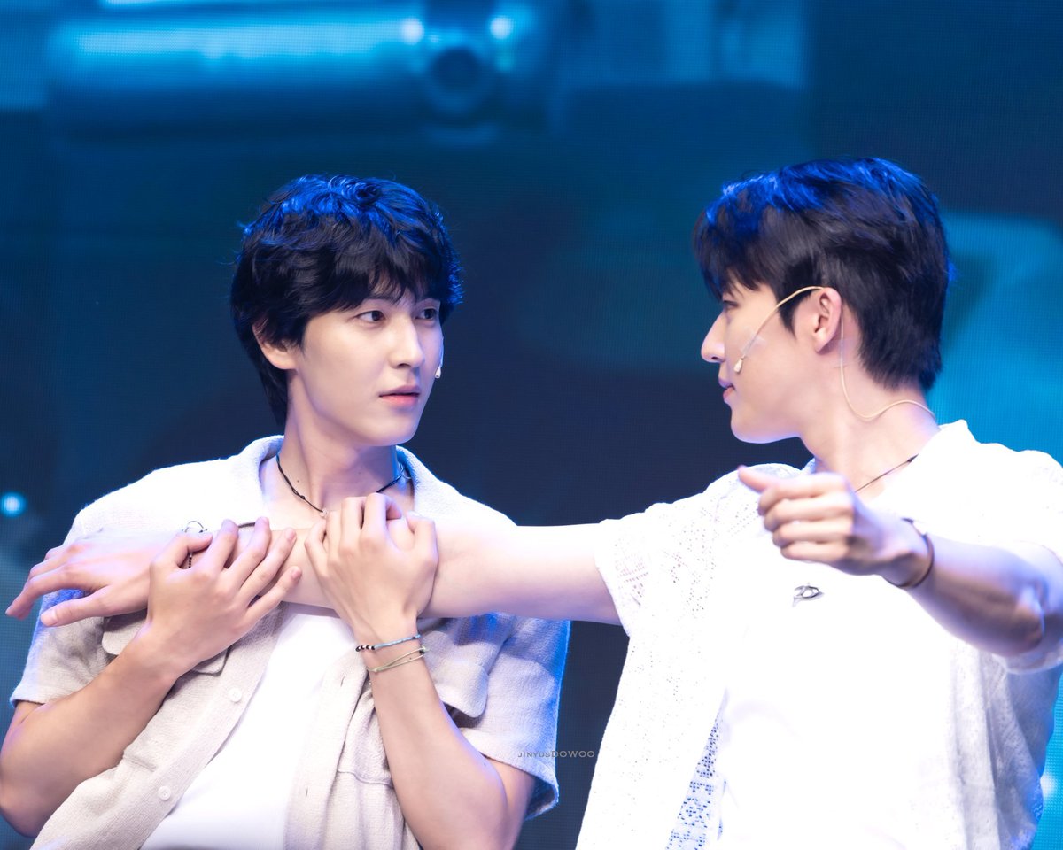 bumy9396's tweet photo. 빡쳐도 할껀해야지.
오늘자 됴냥 전용 말랑이 https://t.co/58af2b3Va3