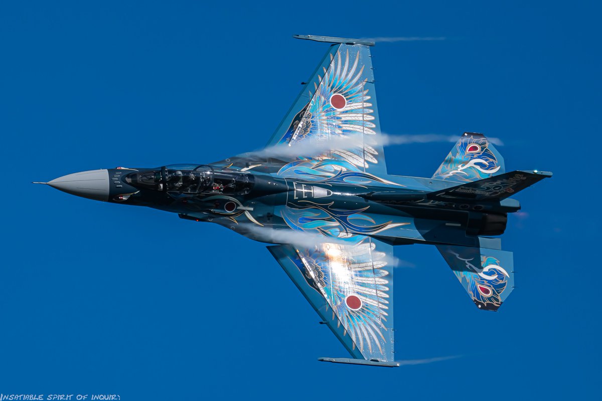 out_onespirit_1's tweet photo. 航空祭前日に行われた第21飛行隊創隊50周年祝賀飛行
式典を祝うかのような快晴の空をスペマ機もデモフライトを実施✈️
#あいぴー
#第21飛行隊
#ブルーより蒼い方
#松島基地 https://t.co/eIynMGLOUt