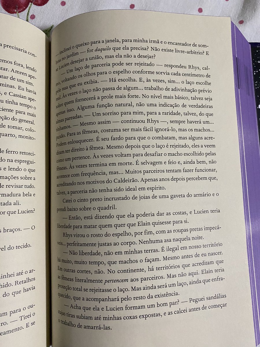 lauraa_zacca's tweet photo. @brycequinlar @thaiiwt Espero redenção do Lucien, como emissário dos humanos acredito que ele será fundamental como informante contra Koschei. Mas não anula que SJM o pontuou como traidor e pontuou livre-arbítrio. Veremos como se desenvolverá. O livro tá quase ai… https://t.co/gEuN6LP1t8