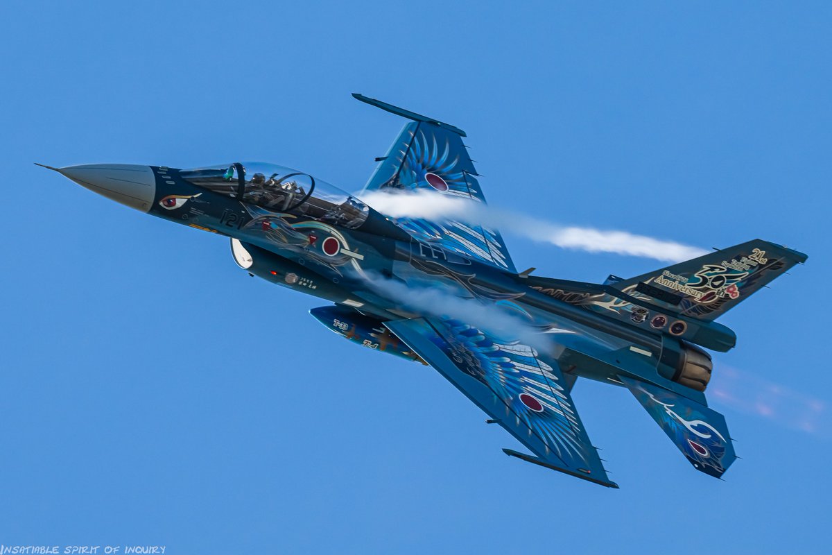 out_onespirit_1's tweet photo. 航空祭前日に行われた第21飛行隊創隊50周年祝賀飛行
式典を祝うかのような快晴の空をスペマ機もデモフライトを実施✈️
#あいぴー
#第21飛行隊
#ブルーより蒼い方
#松島基地 https://t.co/eIynMGLOUt