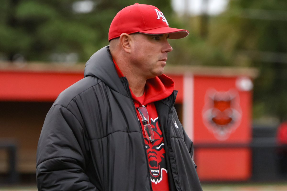 AStateBaseball's tweet photo. Happy National Coaches Day to the people who always push us to be our best. 🐺

#WolvesUp https://t.co/VRRBj0z7We
