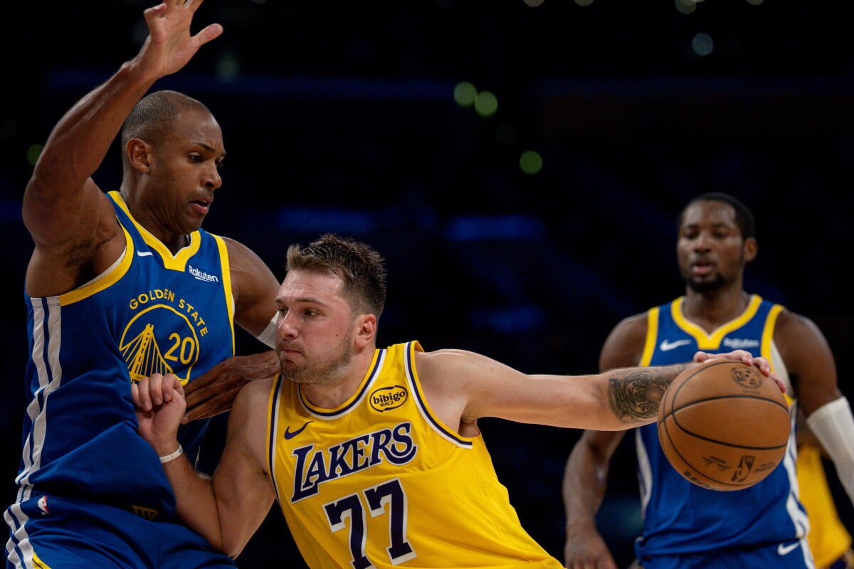 ClosingLine4's tweet photo. 🏀 𝐋𝐚𝐤𝐞𝐫𝐬 vs 𝐖𝐚𝐫𝐫𝐢𝐨𝐫𝐬 | 𝐇𝐢𝐠𝐡𝐞𝐬𝐭 𝐒𝐜𝐨𝐫𝐢𝐧𝐠 𝐇𝐚𝐥𝐟: 𝟏𝐬𝐭 x1.86

The Lakers opened preseason with 127 points while shooting 50% from the field and 45.5% from three. Golden State scored 101 in its opener, and with preseason rotations becoming less predictable as games progress, we’re looking towards the first half for the stronger offensive stretch.
#ClosingLine #NBA #NBAPicks #NBAPreseason #BettingAnalysis