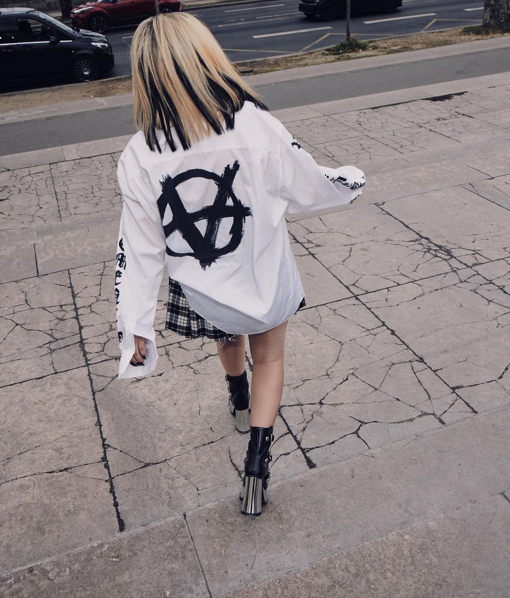 sashwinky's tweet photo. •─────✦─────•

🖤 Mientras lo tóxico se va yo tendré mi brillo que nunca tuve 🖤

                   𝑺𝒂𝒔𝒉𝒂 𝒉𝒆𝒎𝒎𝒊𝒏𝒈𝒔 ♡

#sexRol     ♡   #Freerol

↪︎  ↻ + ♡. https://t.co/wEy2zlJteZ