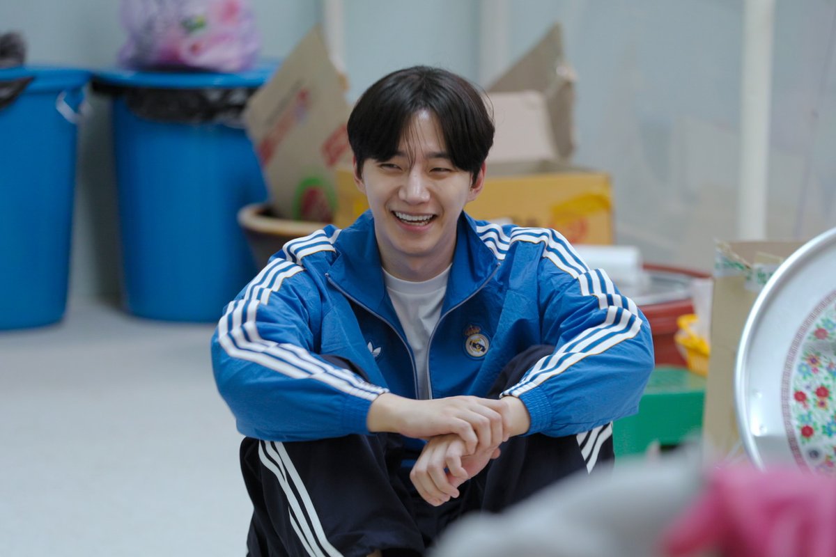 NetflixKR's tweet photo. 불편해서 더 가까워지고, 추워서 더 따뜻했던 대관령의 겨울. 추억으로 꽉- 채워진 기안장 2호점의 마지막 이야기❄️ https://t.co/jIGm6z2bFc