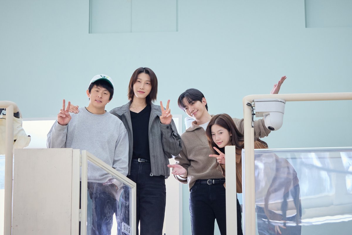 NetflixKR's tweet photo. 불편해서 더 가까워지고, 추워서 더 따뜻했던 대관령의 겨울. 추억으로 꽉- 채워진 기안장 2호점의 마지막 이야기❄️ https://t.co/jIGm6z2bFc