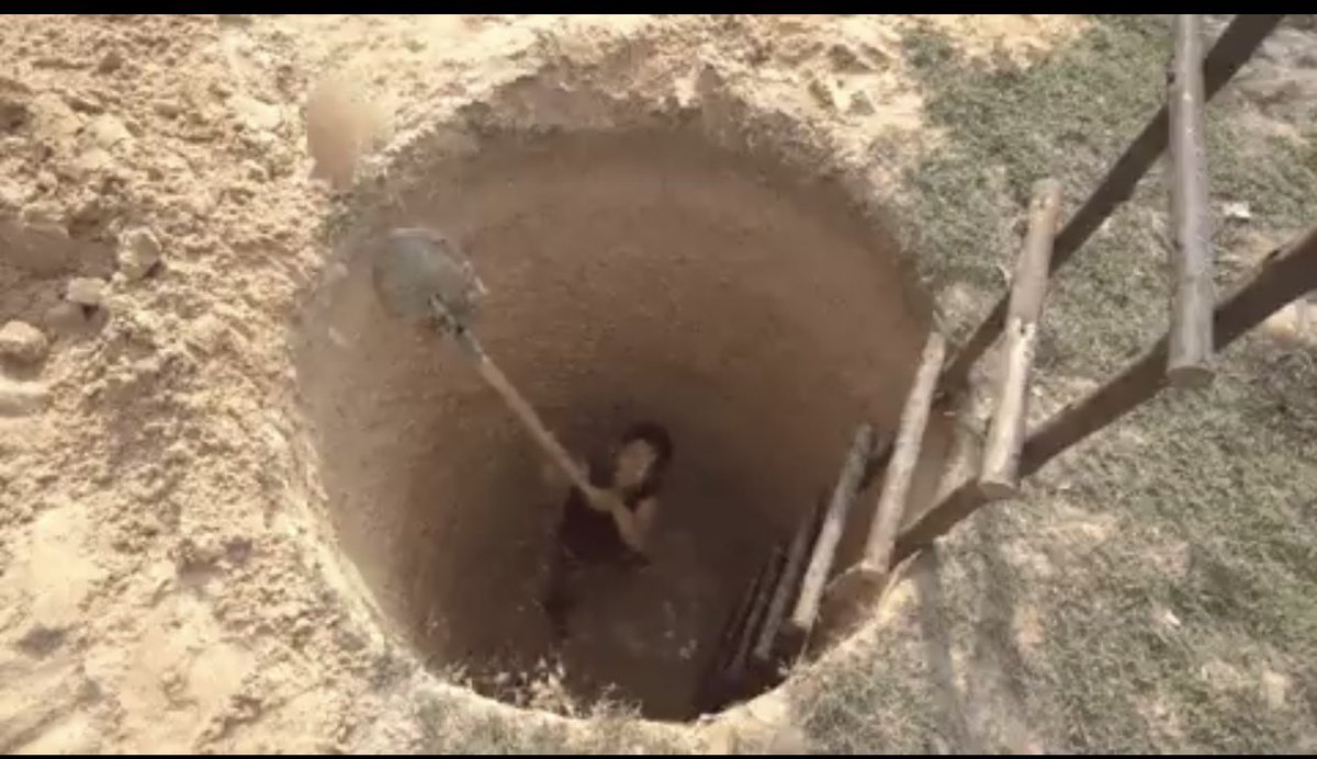 mickholiY's tweet photo. @LadyHe @officialtwinny See how big hole in your head, why you couldn’t reason with your brain. https://t.co/78k7oqifQB