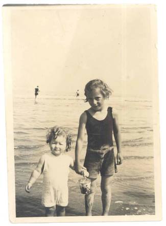 AuschwitzMuseum's tweet photo. 7 October 1930 | Dutch Jewish girl, Rachel Bobbe, was born at The Hague.

She was deported to #Auschwitz from #Westerbork in October 1942. She was murdered in a gas chamber after the arrival selection.
---

A short video about the first two gas chambers created near Auschwitz II-Birkenau: https://t.co/KArryHBbea