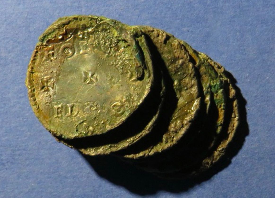 edwardsdna's tweet photo. What… www.​smithsonianmag.​com/smart-news/what-are-medieval-english-coins-doing-in-rome-they-could-be-rare-evidence-of-a-little-england-enclave-that-received-special-papal-privileges-180989625/ @SmithsonianMag #MedievalCoins #History #LittleEngland #PapalPrivileges #Archaeology https://t.co/mjDzrVBedG