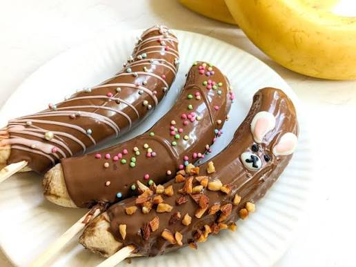 leolive9's tweet photo. あれにチョコかけて舐めるシーンあるらしい https://t.co/zy8YlFAnO4