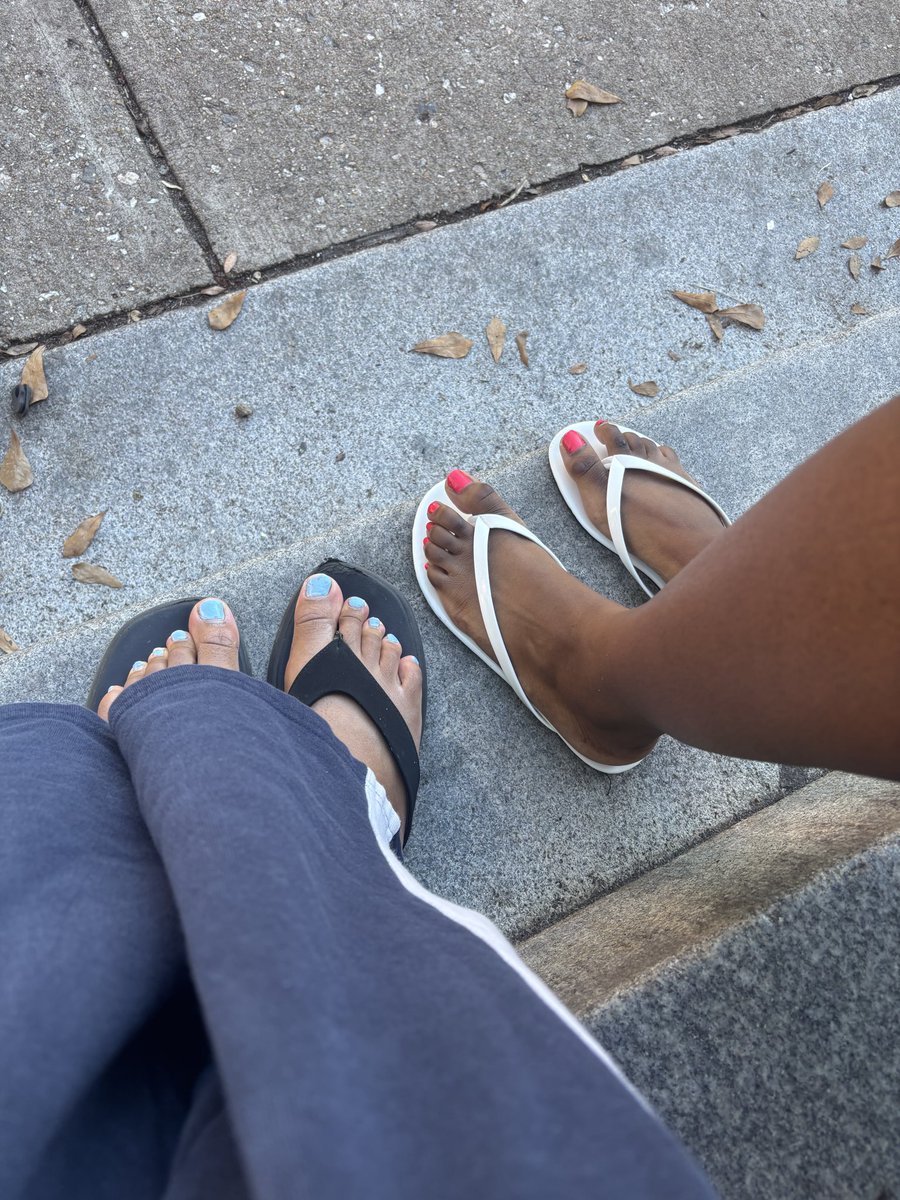 goddessafterdrk's tweet photo. This is my first post with the amazing @thesuccubuseva ! From this day on, subs will worship and send to my hot college feet ! 😈🦶🏾💵#findomdrain #feetfetish #findomGoddess #feetworship #cashdrain https://t.co/pLN0E1NiZC