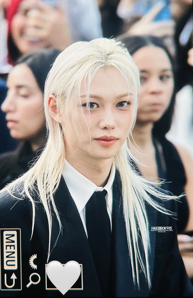 HAEBBOK915's tweet photo. 261006 루이비통 SS27

🤍🩵💙

FELIX PFW LOUIS VUITTON SS27
#FELIXxLVSS27 #FELIX 
@LouisVuitton 
#straykids #felix #필릭스 
 #용복  #フィリックス https://t.co/kOfWCyEVPG