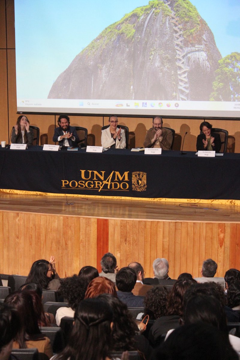 Comunidad_UNAM's tweet photo. ¡Así se vivió la Gran Final de la 6.ª edición del Climatón UNAM!
17 equipos finalistas presentaron sus propuestas para enfrentar la emergencia climática.
¡Gracias por impulsar soluciones sustentables!
#ComunidadUNAM #ComunidadSustentable
@climatonunam @UNAM_PINCC @revista_unam https://t.co/pYZENGa1X2