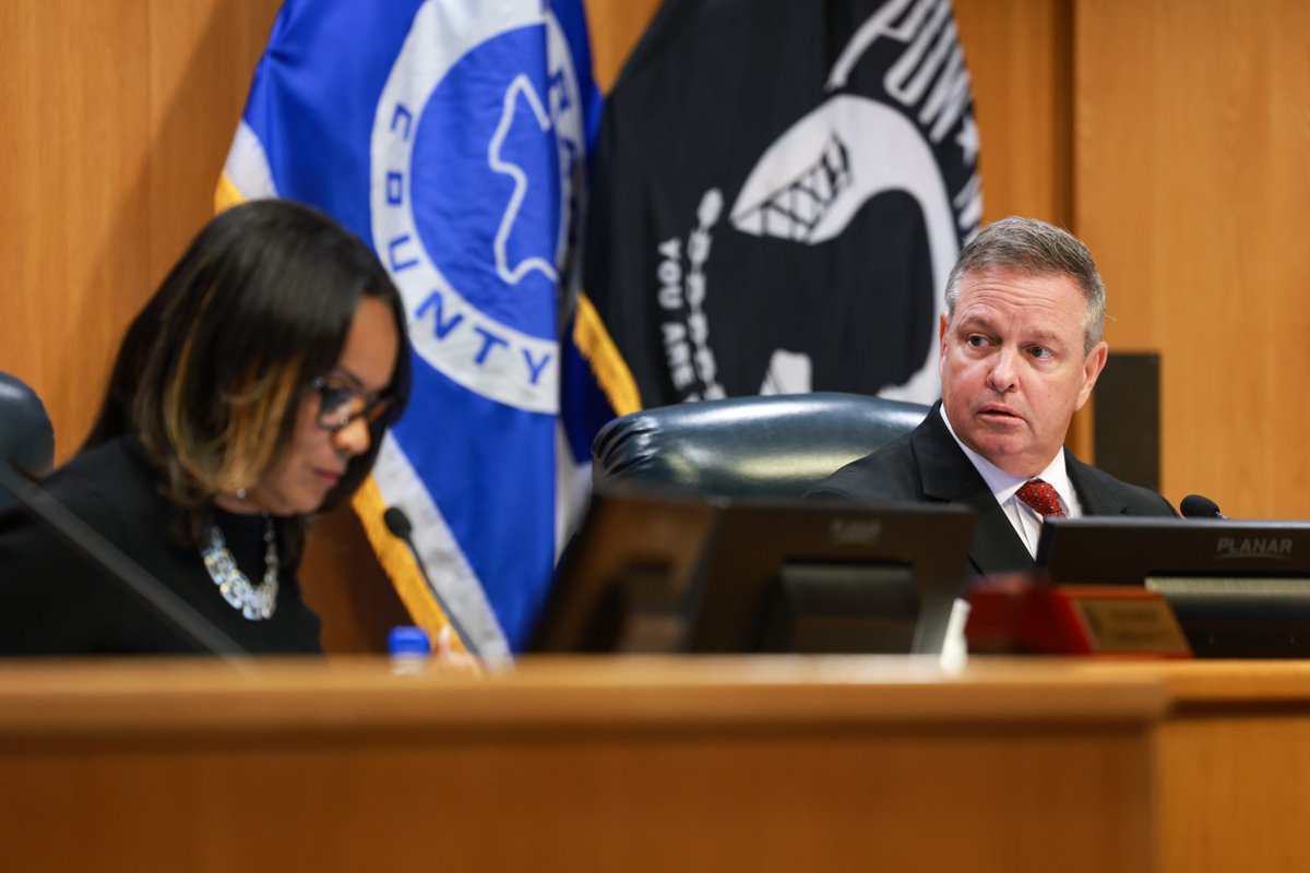 FortWorthReport's tweet photo. Republican incumbent fundraising keeps outpacing Democrats ahead of Tarrant County midterms fortworthreport.​org/2026/10/06/republican-incumbent-fundraising-keeps-outpacing-democrats-ahead-of-tarrant-county-midterms/ https://t.co/7O2ANpvxcX