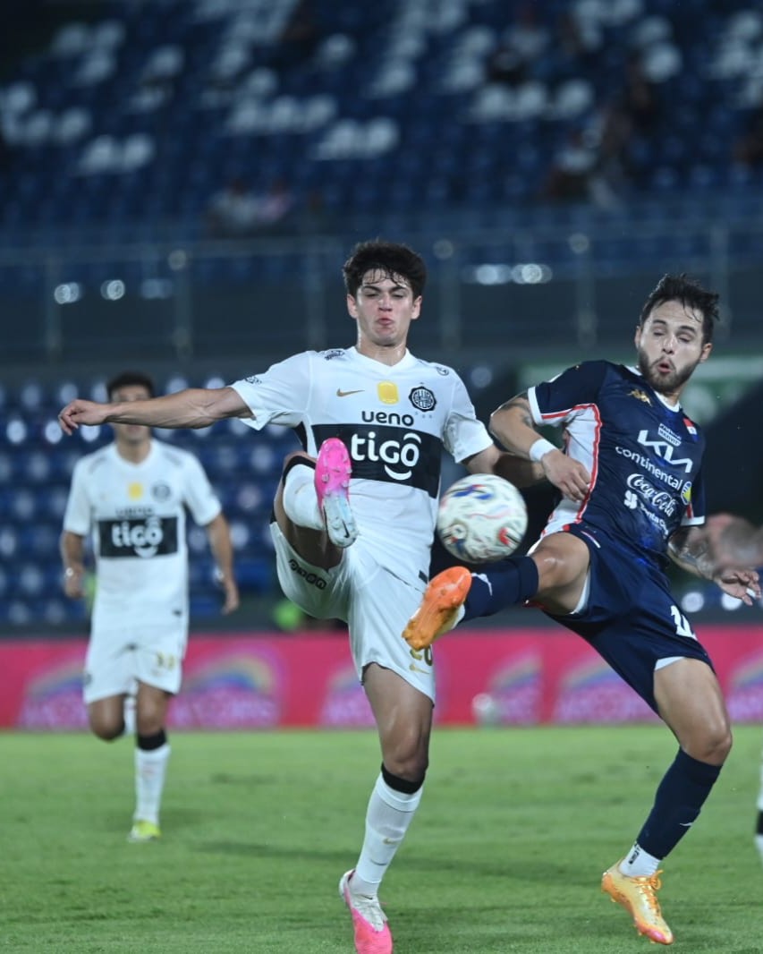 d10paraguay's tweet photo. ⚽ Con gol de Orlando Gaona Lugo, Nacional derrota parcialmente por 1 – 0 a Olimpia en el Defensores del Chaco en el cierre de la fecha 13 del torneo Clausura 2026.
📸 Daniel Duarte - Última Hora
#CopaDePrimera #Deportes #D10 https://t.co/e3VQbyHjbc