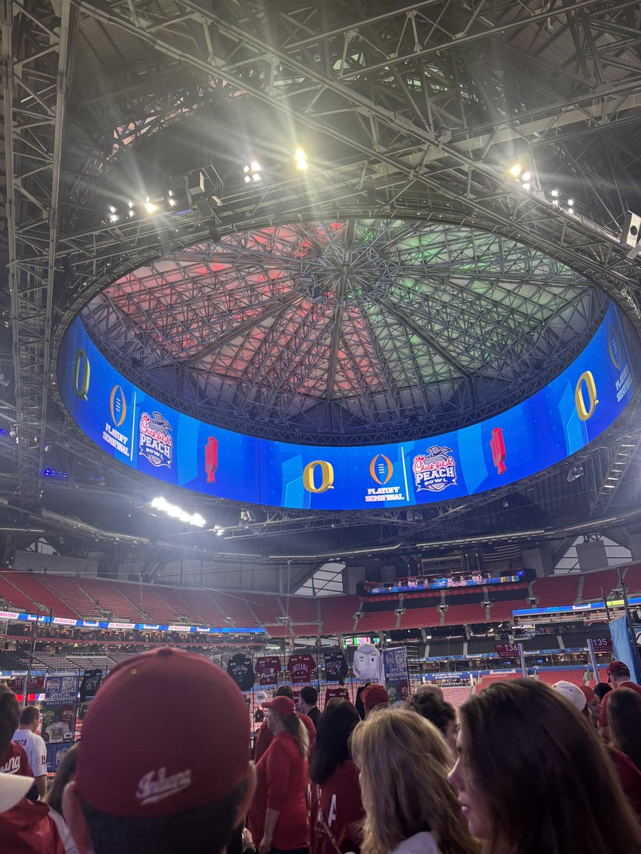 JEFFERYOVERFUN's tweet photo. Heading to Raleigh NC this weekend for nc state vs wake forest to add another team to the list of teams I’ve seen here’s some of my favorite I’ve been to so far 
(Honorable mentions to the Ohio state vs Georgia semi finals a couple years ago can’t seem to find pictures for it https://t.co/7tqFBvWhLh