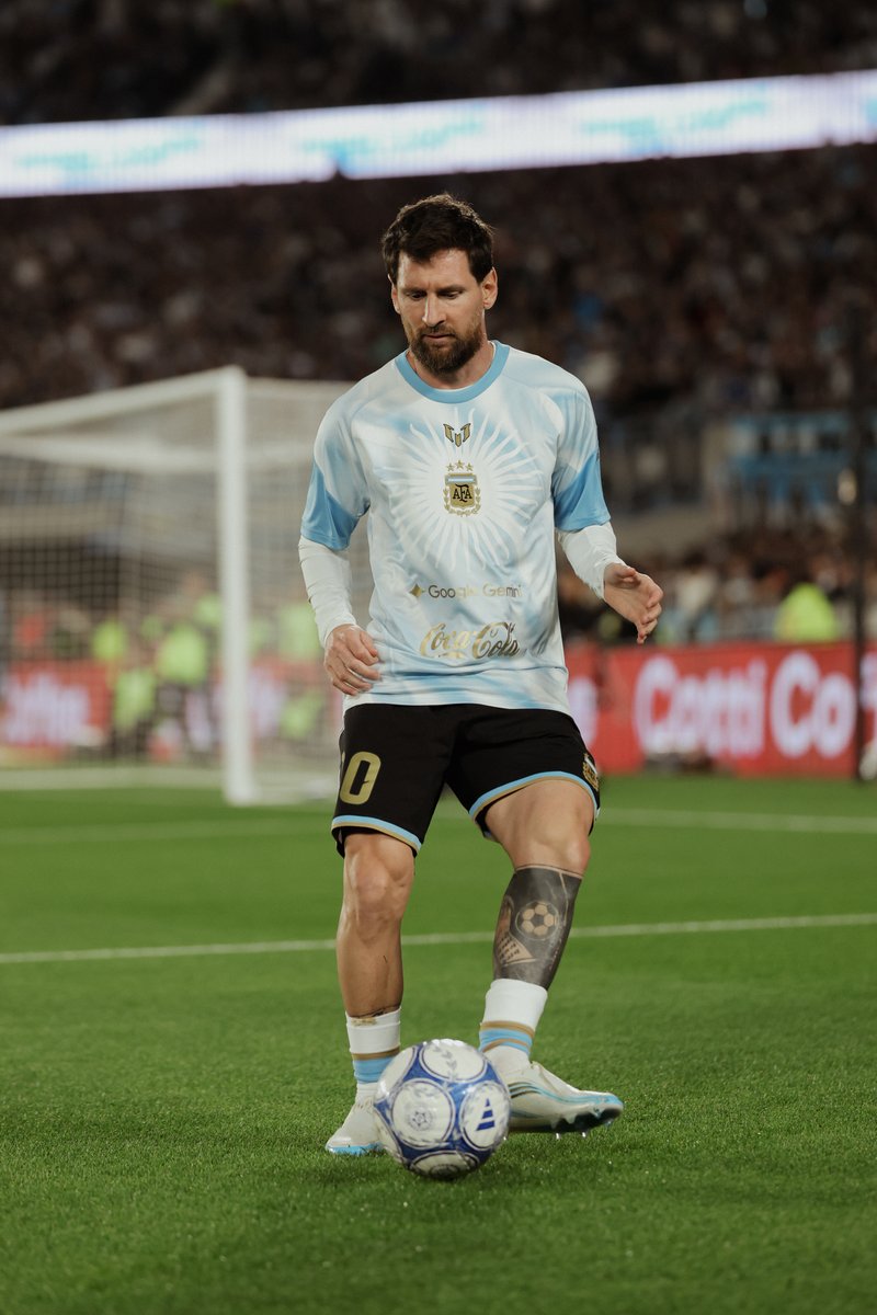 Argentina's tweet photo. #AD10S 🐐 

📸 Unas más del calentamiento

Ahora sí, prepárense 🔥 https://t.co/GM6S94Fl2u