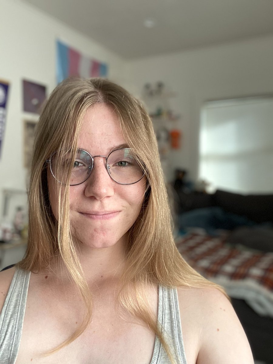 bitbnny's tweet photo. 2.5 years on hrt. i think i’m doing good https://t.co/YHBQET8iXK