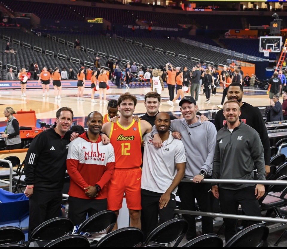 KimSuder44's tweet photo. Blessed with the Best🏀♥️‼️
Happy National Coaches Day 🏆 @petersuder1 @KhristianSmith_ @CoachSteeleMU @CoachElijahPenn @CoachBenBotts @CRichyRich23 @_CoachHolmes @DanLuers 
@Coach_Osborn https://t.co/u8knk9X67T
