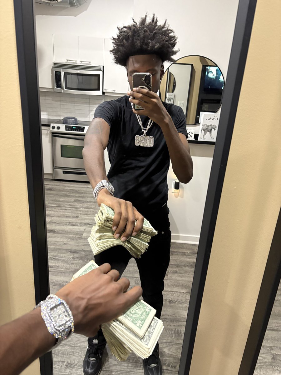 zaeonlyyfans's tweet photo. Went to the strip club #atlanta https://t.co/IEq7P3vek9