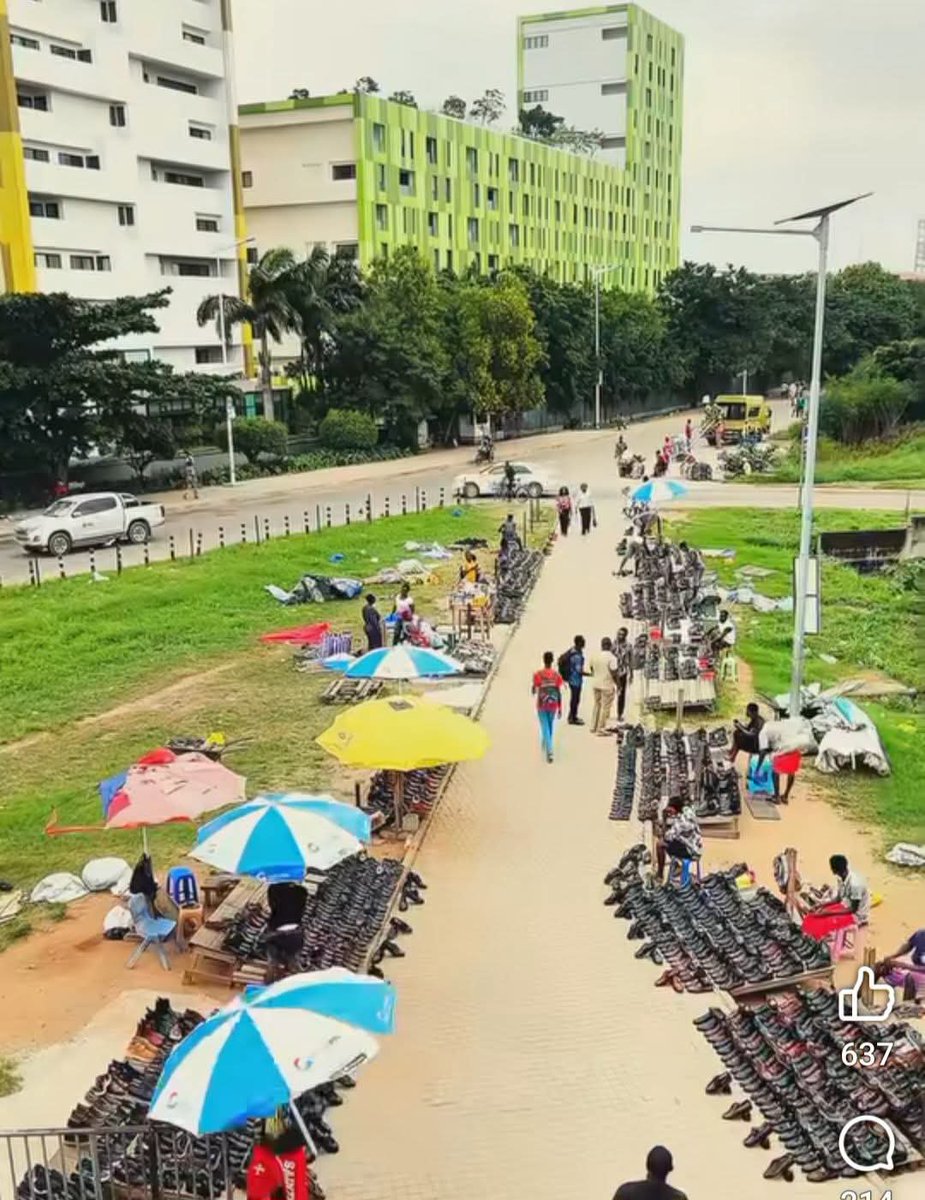 Kiss_Mequikk's tweet photo. This is what we call a problem in the making at Villaggio Vista.

Soon, it will be just like when Nana B's bodyguard (Kojo Bamba) defeated Nana B in the NPP elections.

The govt will be watching in pain, unable to do anything about it.

10 traders will turn into 100.

Just watch! https://t.co/Ns6bj8xHHW