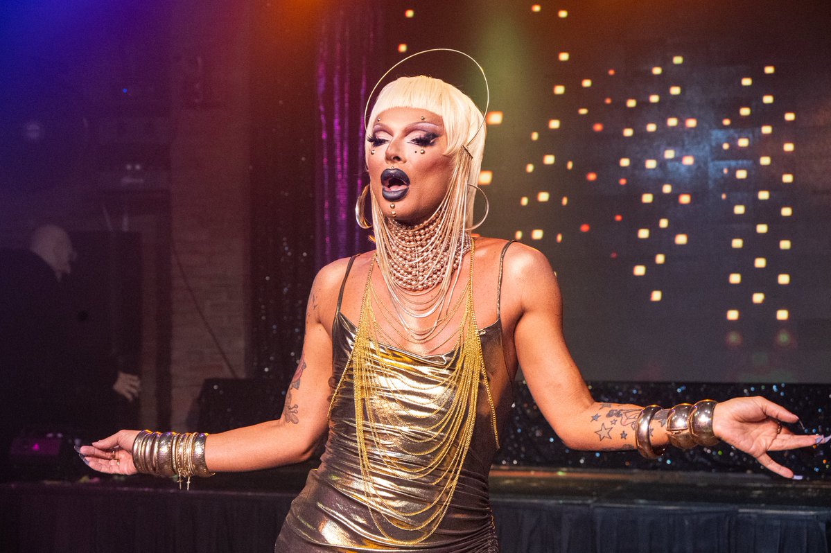 lbcurrent's tweet photo. Located in Downtown Long Beach, Hamburger Mary’s hosts an array of drag shows every week featuring local drag queens. Both local and well-known drag performers featured in “RuPaul’s Drag Race” visited Long Beach for another Wild Wednesday.

Read here: https://t.co/cY9pdpmIFp https://t.co/hdeuE0CsV8