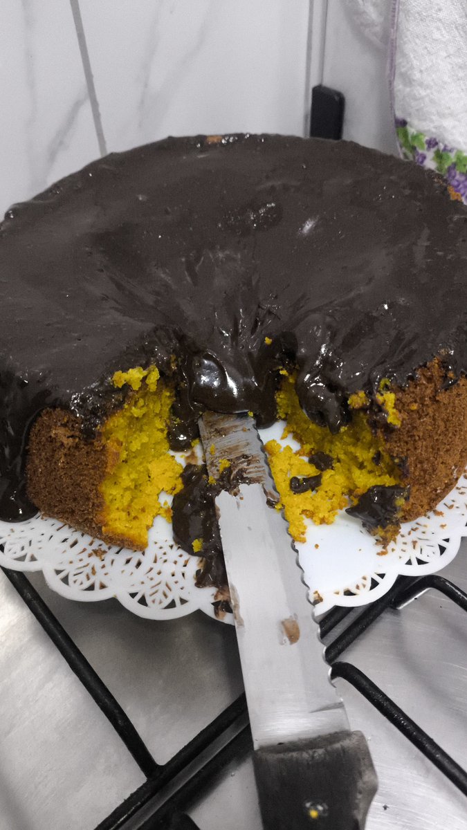 glopslog's tweet photo. Comeriam um bolinho de cenoura com muito brigadeiro https://t.co/etxwFYAxuq