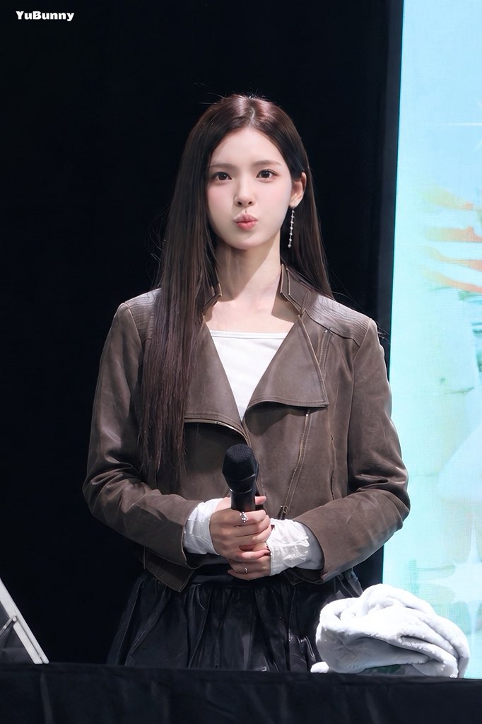 YuBunny_'s tweet photo. 261006
Kpop Nara fansign in NY
#유하 #YUHA #하츠투하츠 #Hearts2Hearts https://t.co/CSQ3GD3DAu