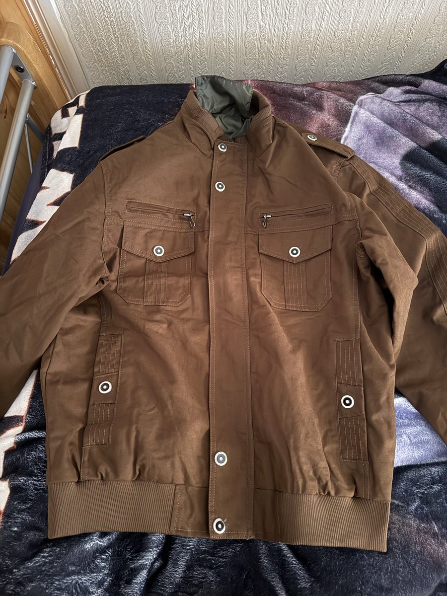 RichardMP1979's tweet photo. ๐งฅ New menโs coat from Temu!
Picked up this smart-looking brown jacket with plenty of pockets and a great casual style. Perfect for the colder weather! ๐๐ฅ
#Temu #MensFashion #MensCoat #Jacket #Fashion #NewClothes #WinterStyle #TemuFinds https://t.co/aDbyX6dl7E
