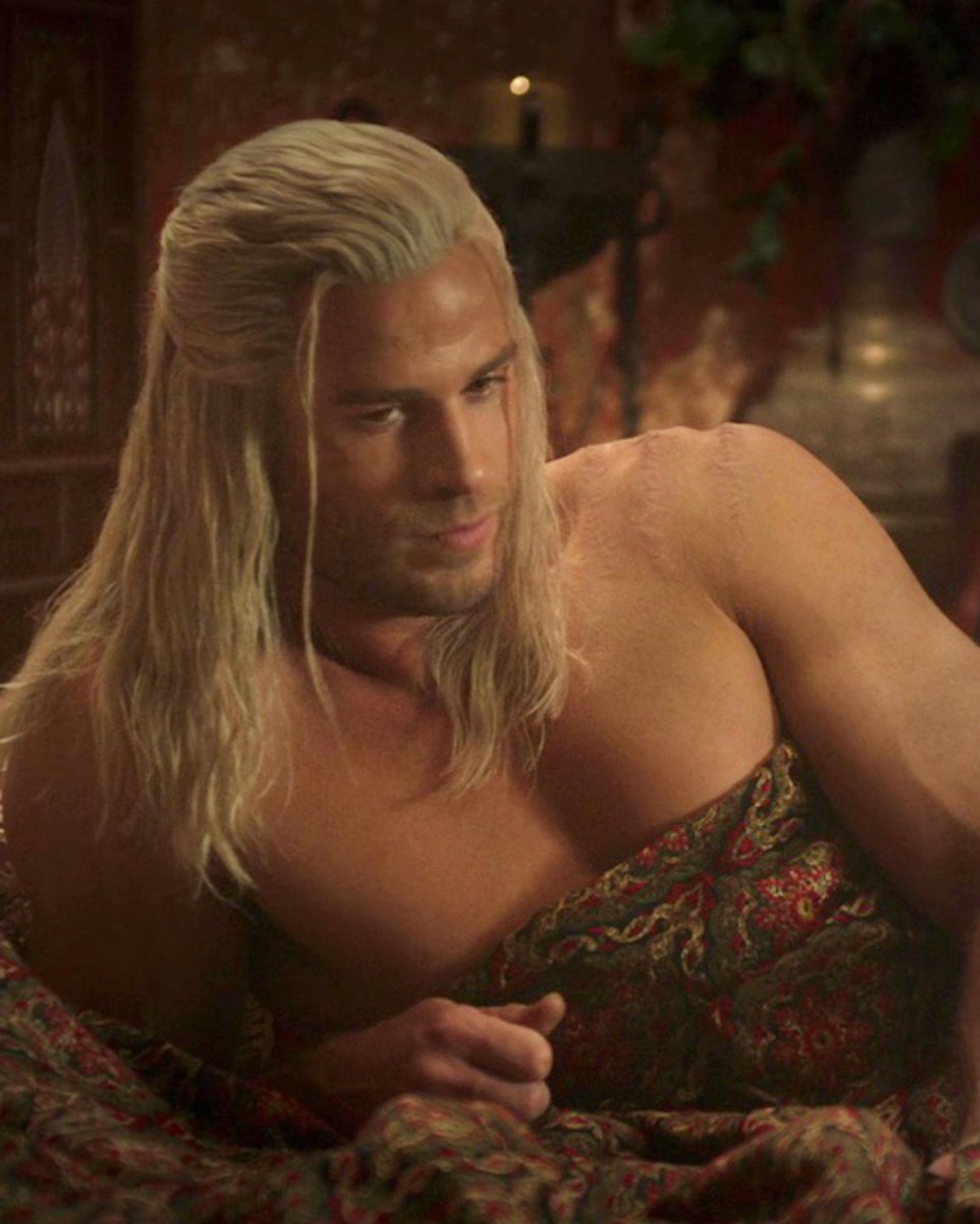 thetopshelfmen's tweet photo. Who do you think played the witcher better, Liam Hemsworth or Henry Cavill? https://t.co/RcN062bOxU