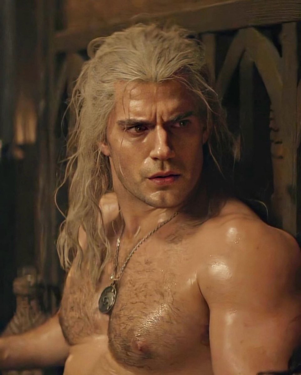 thetopshelfmen's tweet photo. Who do you think played the witcher better, Liam Hemsworth or Henry Cavill? https://t.co/RcN062bOxU