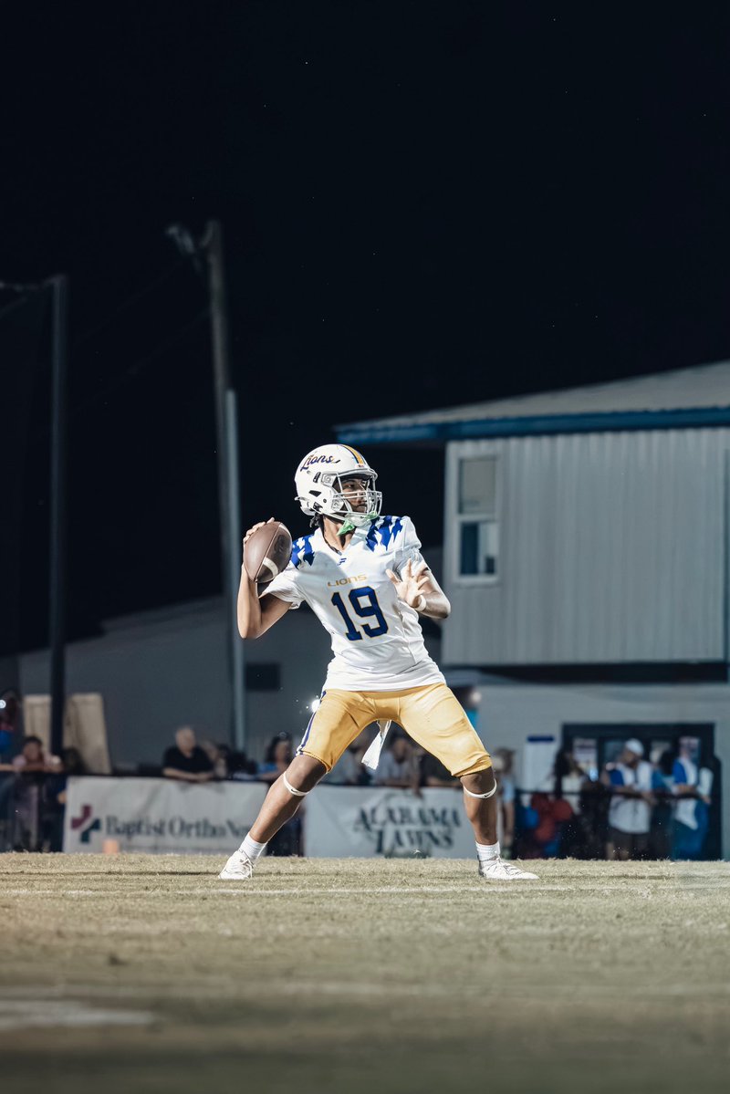 NateDoss5's tweet photo. Coaches get at me the real deal @HallTechSports1 @8ManExtreme @CoachBiggie74 @AcademyEvangel @Coach_Jlew @___Dwil @erob50 https://t.co/gQAEc8HqEi