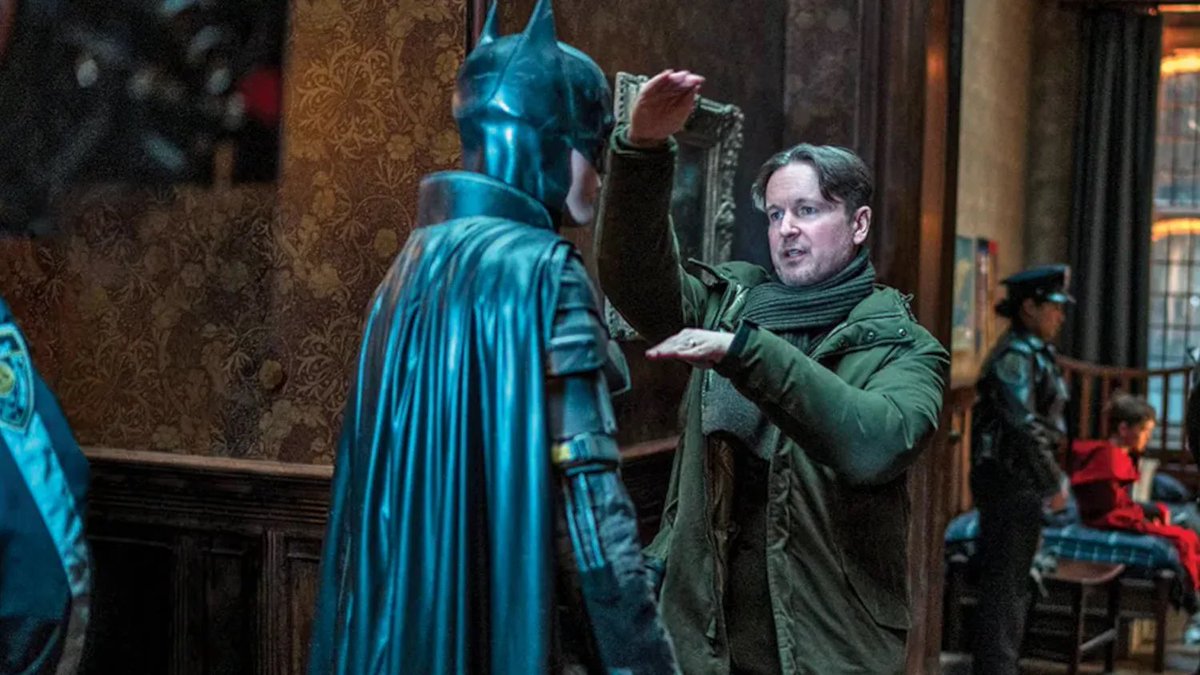 TheDailyKrypto's tweet photo. I was saddened by how heartless some people were yesterday. They had been filming almost EVERY DAY since June, including Sunday, the day before the announcement. A sudden pause like that means it’s URGENT.

Family always comes first. Matt Reeves is a HUMAN BEING. He has a life outside of making movies.

A lot of directors would’ve walked away under this insane pressure. He stayed because he CARES about Batman and about making this movie.

Please give Matt and his family some grace. Believe in Matt Reeves. 

(Echoing what @TheBatmanSagaNW Said)
