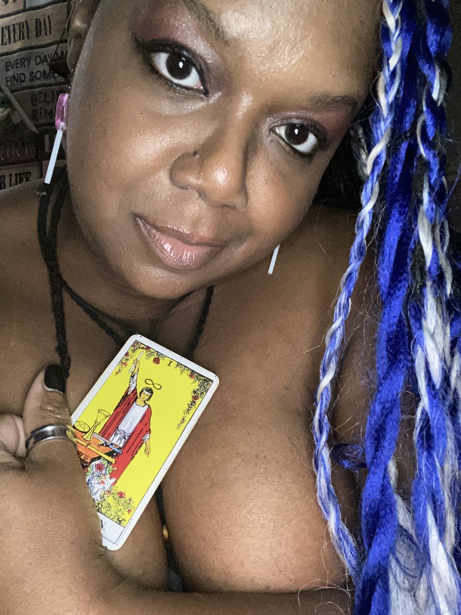 TheQueenLadyTee's tweet photo. New week. New energy. 🔥

The Magician says you already have everything you need.

The confidence.
The desire.
The power.

So what are you waiting for? 😉 #AdultContent #TarotReading #CollectiveEnergyReading #OnlyFans #TheMagician https://t.co/DugclwH9IS