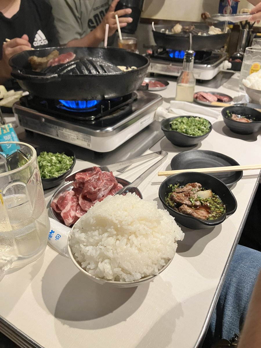 zackey_chan_'s tweet photo. くだらないこと言ってないでね……

突発ですが今週末｢わため焼き会｣やります‼️

場所:ラムちゃん千葉店
時間:19:30開始
料金:6,380(計算が合ってれば)
形態:卓上サーバーハイボール飲み放題&amp;食べ放題

美味しくｼﾞｭｰｼﾞｭｰしよう‼️ https://t.co/LC9nprefeo