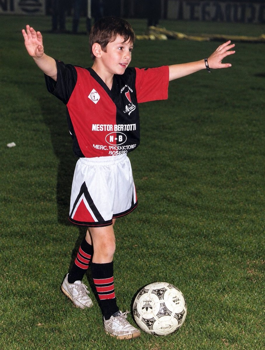 newells_info74's tweet photo. L10NEL 🔴⚫️🇦🇷 https://t.co/ZSXxzDy5T1