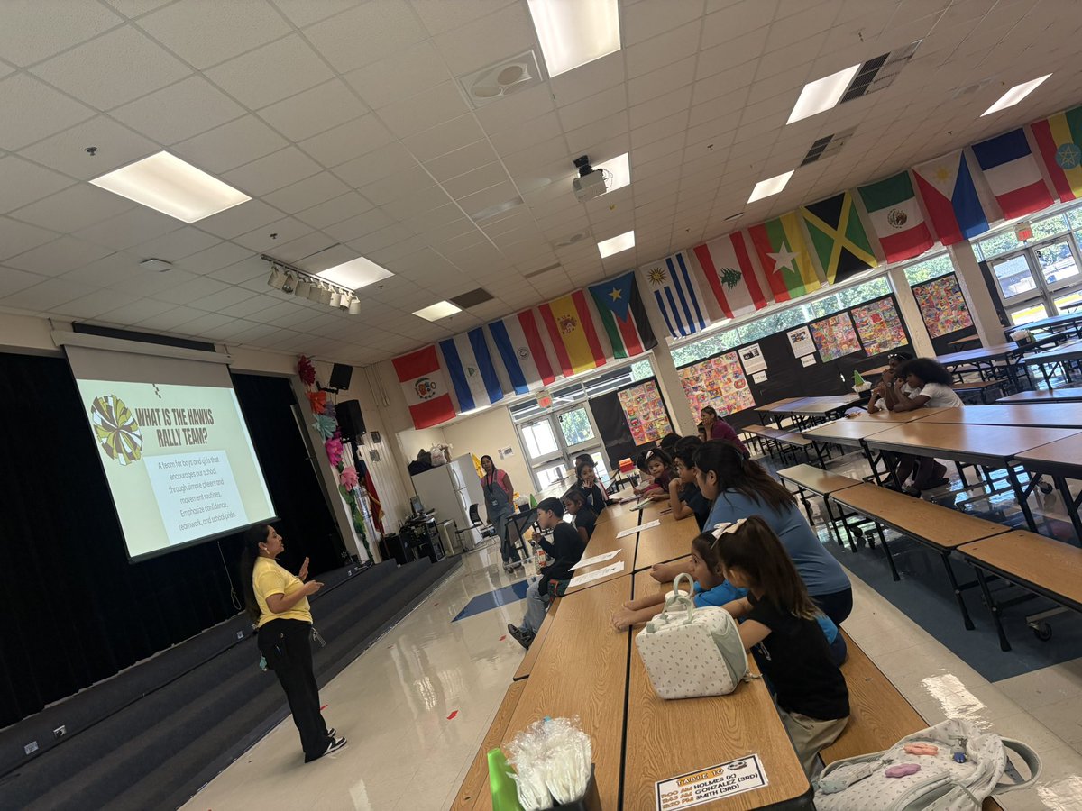 DelunaBriones's tweet photo. @mirandaisaura in action with our @Freeman_Hawks families getting ready to launch our 26-27 โHawks Rally Team!โ Making History in our New Era teaching the โWhole Childโ with community learning experiences. Go team! @BadosCeci @FDHilliard @sharainfallad https://t.co/fURI3Zg79g