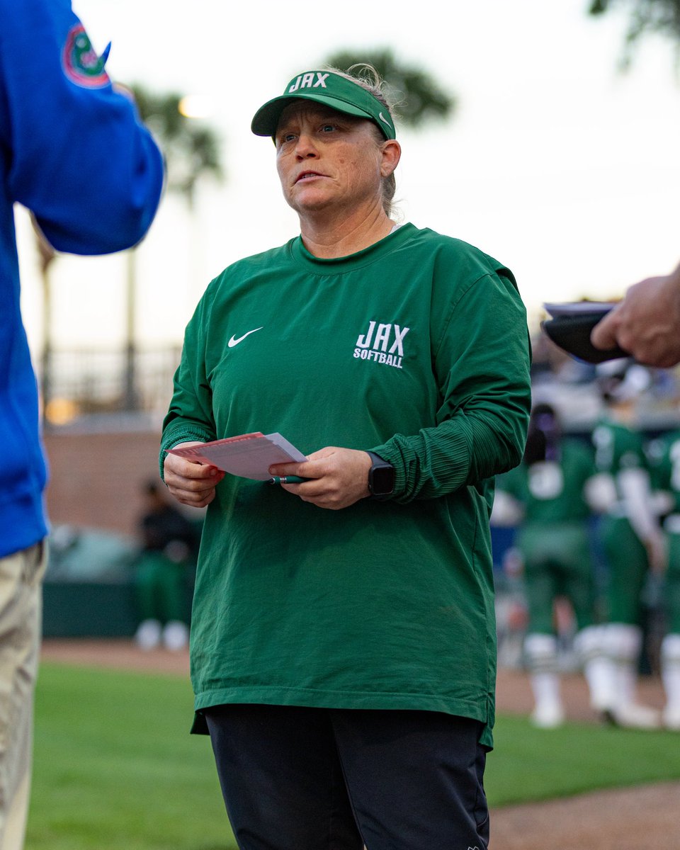 JAX_Softball's tweet photo. Happy National Coaches Day To The Best Ladies Around 💚

#JUPhinsUp https://t.co/V27sEeSIyC