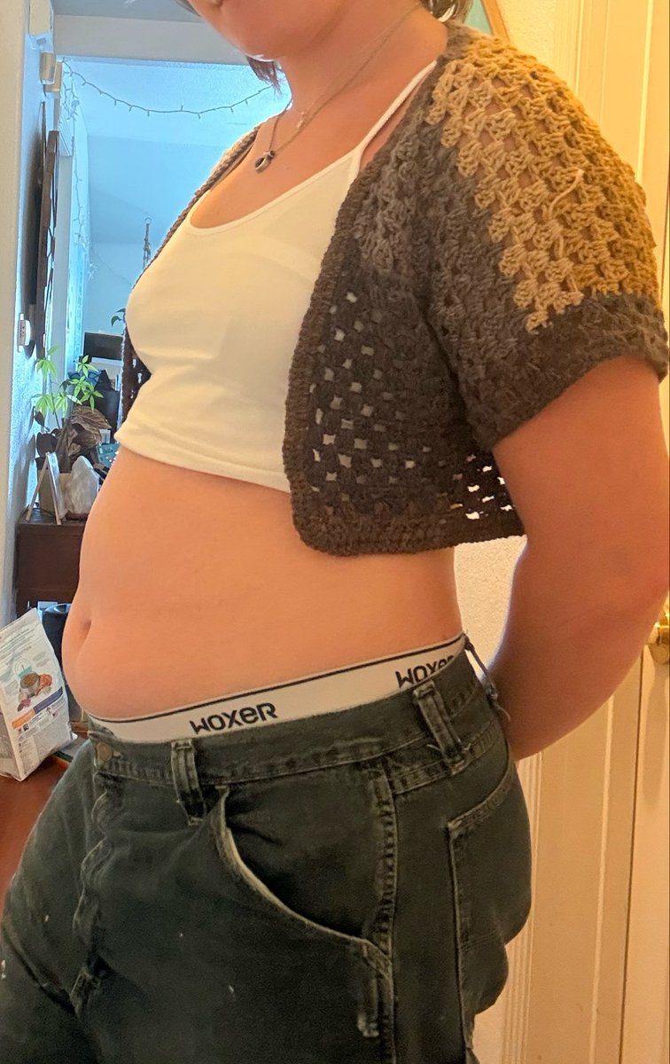maisey_codk's tweet photo. ootd 😋

happy #tummytuesday y’all 💋 https://t.co/cGdhDujhCw
