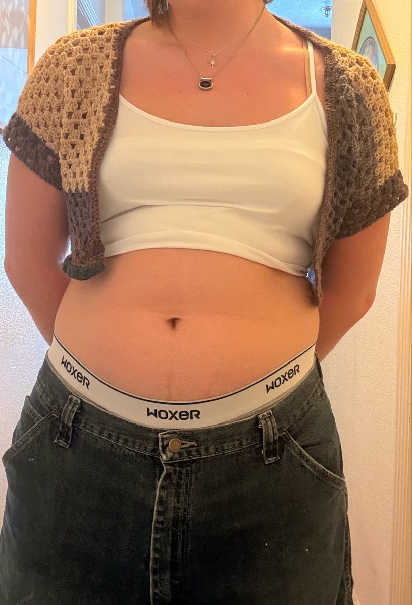 maisey_codk's tweet photo. ootd 😋

happy #tummytuesday y’all 💋 https://t.co/cGdhDujhCw