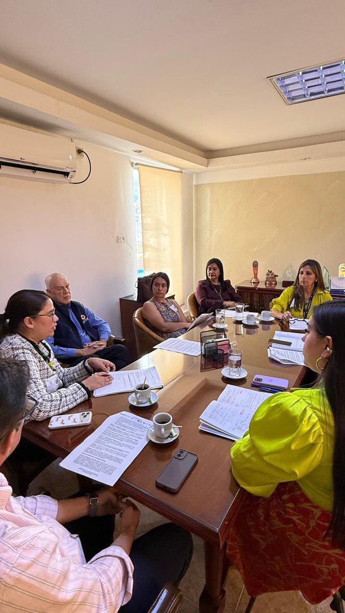 AuditoriaGen's tweet photo. La Gerencia Seccional VI Bucaramanga acompañó la reunión de la Comisión Regional de Moralización en la capital de Santander. En el encuentro, se abordaron distintos temas de interés para la comunidad y el fortalecimiento del control social en el territorio. 
 #AGREnRegiones https://t.co/SOwIpvUpdX