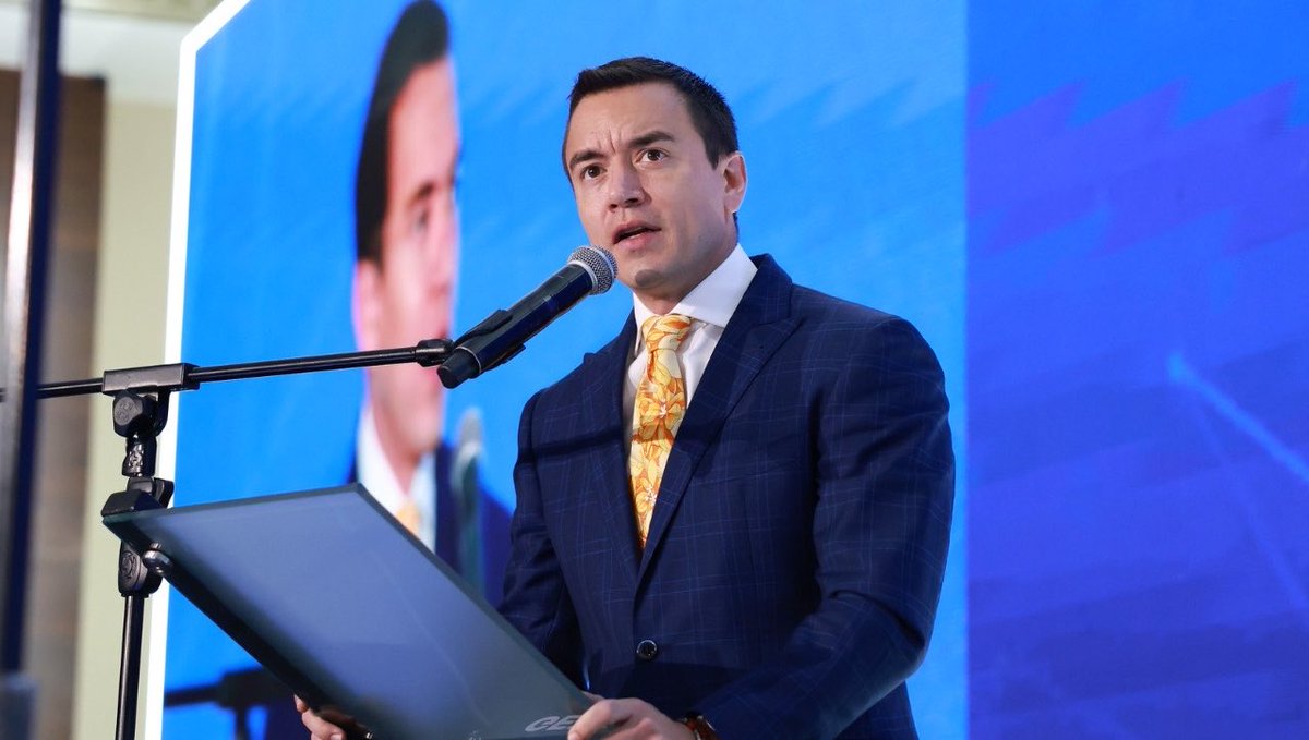 MinGobiernoEc's tweet photo. Ecuador apuesta por atraer inversión extranjera y generar oportunidades de crecimiento económico. El presidente @DanielNoboaOk y la ministra de Gobierno, @NatalyMorillos, participaron en la inauguración del GET Forum 2026, un espacio que conecta innovación, tecnología y negocios. https://t.co/Xj9epEfS4D